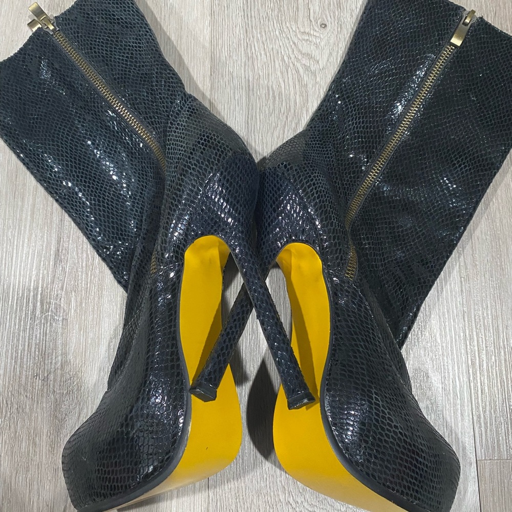 Yves Saint Laurent